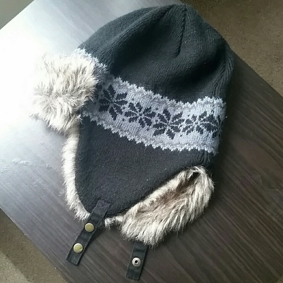 Bomber Beanie - Picture 2 of 3